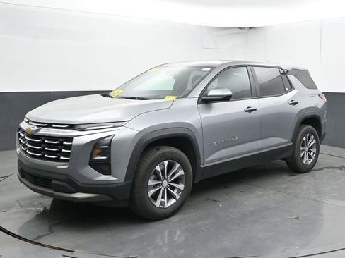 Used 2025 Chevrolet Equinox LT AWD/4WD image 5