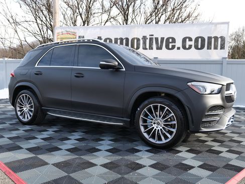 Used 2021 Mercedes-Benz GLE 350 4MATIC w/ AMG Line Exterior image 3