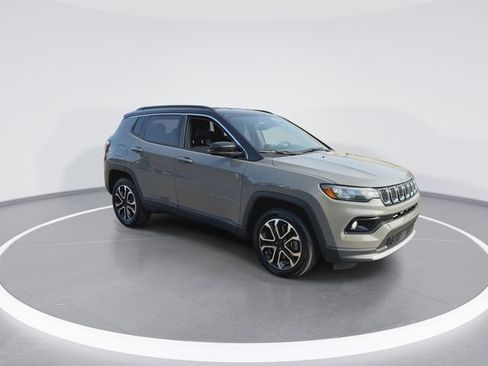 Used 2024 Jeep Compass Limited AWD/4WD image 2