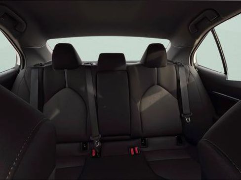 Used 2024 Toyota Camry LE image 10