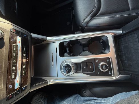 Used 2020 Ford Explorer ST w/ ST Street Pack image 19