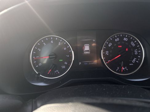 Used 2020 Toyota RAV4 XLE image 10