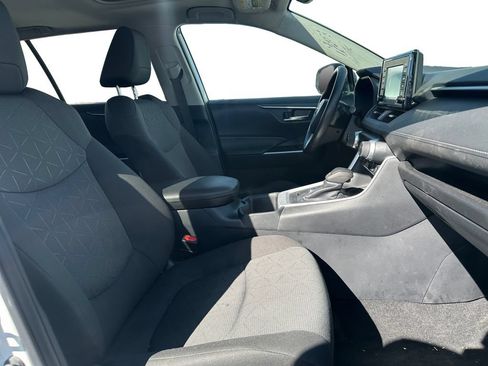 Used 2022 Toyota RAV4 XLE w/ Convenience Package AWD/4WD image 16