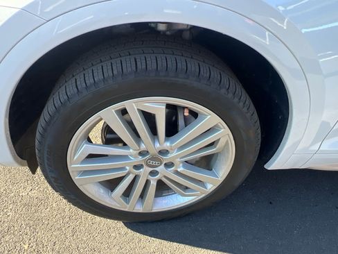 Used 2020 Audi Q5 Prestige w/ Prestige Package image 6