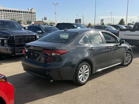 Used 2025 Toyota Corolla XLE image 5