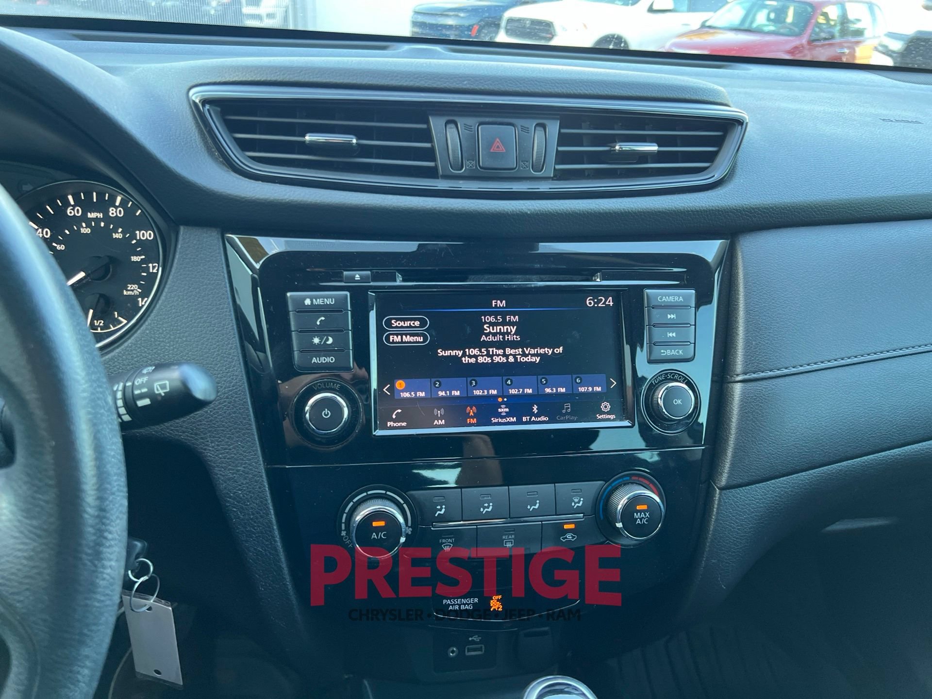 Used 2020 Nissan Rogue S FWD image 33