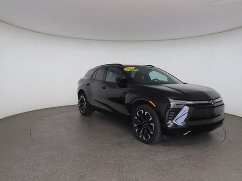 Used 2024 Chevrolet Equinox EV LT w/ LPO, Active Package FWD image 28