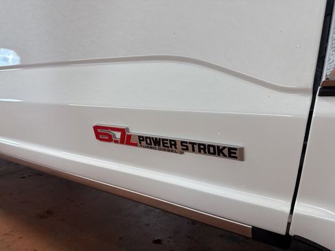 Used 2026 Ford F250 Platinum w/ Platinum Plus Package image 10