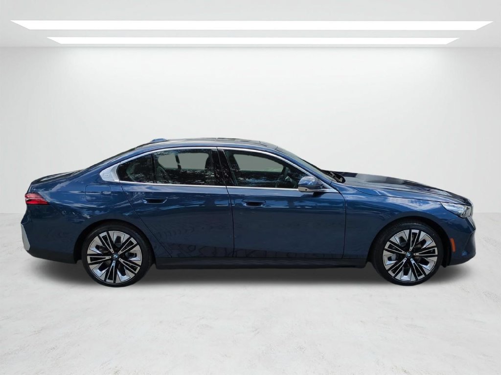 New 2027 BMW 530i xDrive w/ Premium Package AWD/4WD image 3