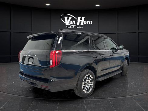 Used 2025 Ford Expedition Active AWD/4WD image 7