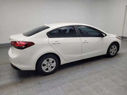 Used 2017 Kia Forte LX image 10