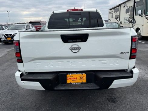 Used 2025 Nissan Frontier SV image 4