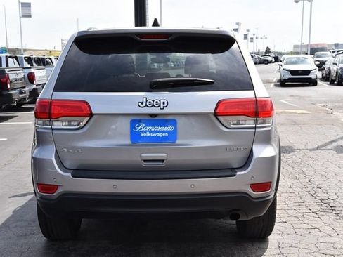 Used 2017 Jeep Grand Cherokee Laredo AWD/4WD image 6