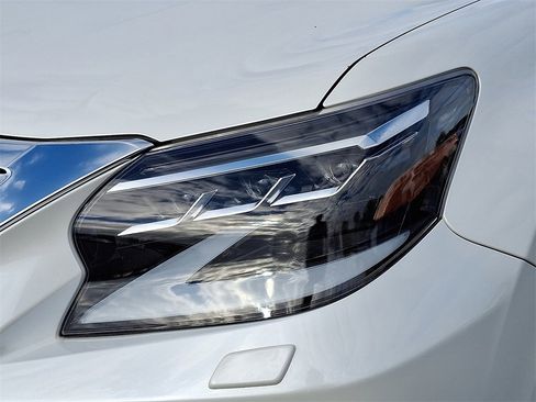 Used 2022 Lexus GX 460 Premium w/ Premium Package image 9