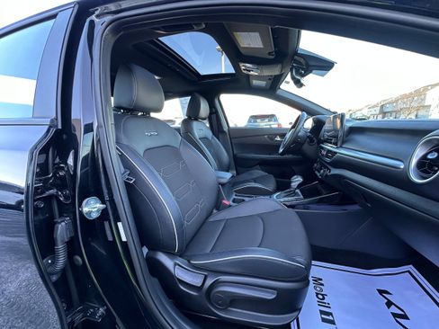 Used 2023 Kia Forte GT-Line w/ GT-Line Premium Package image 16