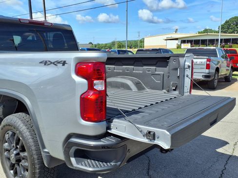 Used 2025 Chevrolet Silverado 2500 Custom w/ Custom Value Package AWD/4WD image 17