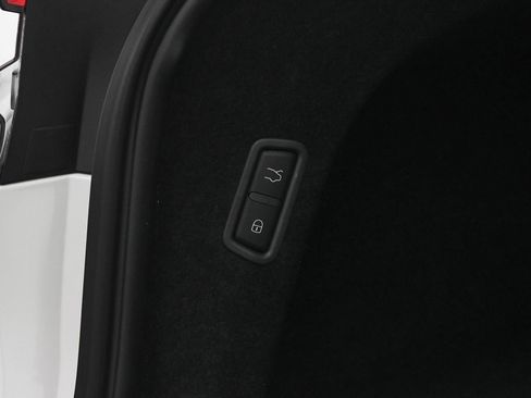 New 2024 Maserati Levante GT Ultima image 8