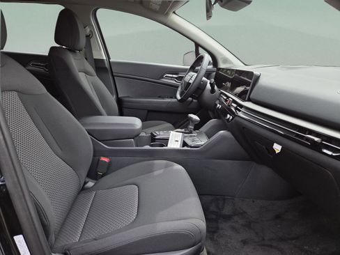 New 2026 Kia Sportage LX FWD image 21