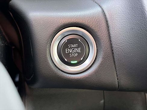 Used 2024 Chevrolet Suburban LT image 25