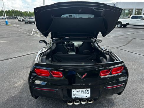 Used 2018 Chevrolet Corvette Stingray Coupe w/ Carbon Flash Badge Package RWD image 29