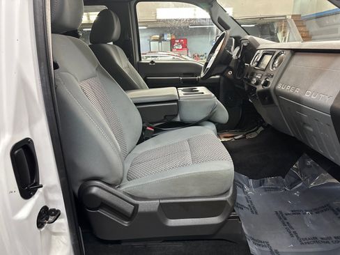 Used 2011 Ford F250 XLT w/ Snow Plow Prep Pkg image 20