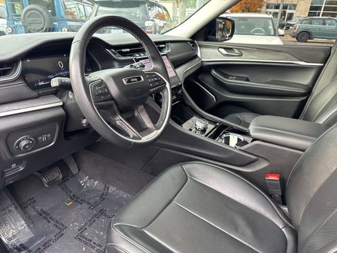 Used 2021 Jeep Grand Cherokee L Limited w/ Luxury Tech Group II image 20