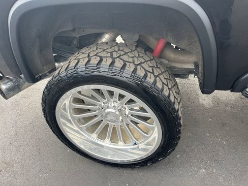 Used 2022 Chevrolet Silverado 2500 High Country w/ Z71 Off-Road Package image 32