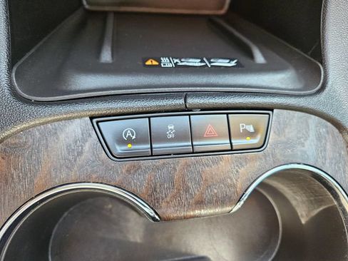 Used 2022 GMC Acadia Denali w/ Denali Ultimate Package AWD/4WD image 41