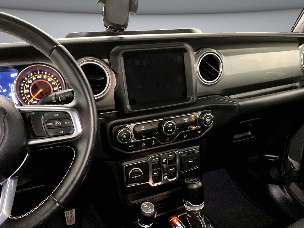 Used 2019 Jeep Wrangler Unlimited Sahara AWD/4WD image 9