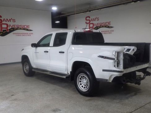 Used 2024 Chevrolet Colorado W/T w/ WT Convenience Package II image 2
