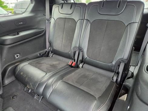 Used 2023 Jeep Grand Cherokee L Altitude AWD/4WD image 10