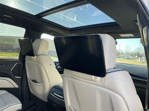 Used 2021 Cadillac Escalade Sport image 18