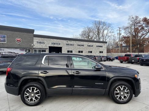 Used 2020 GMC Acadia SLE image 2