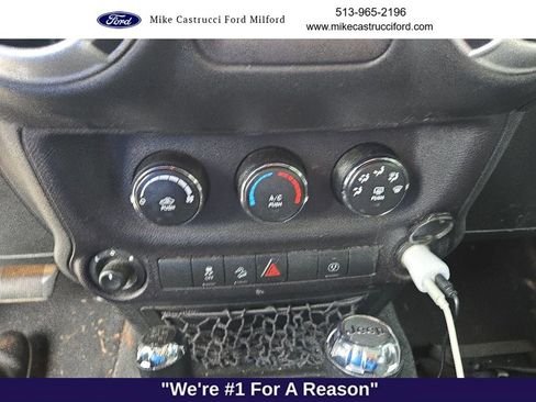 Used 2015 Jeep Wrangler Unlimited Sahara w/ Connectivity Group AWD/4WD image 10