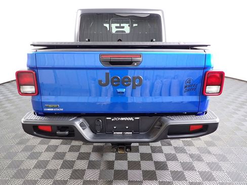 Used 2023 Jeep Gladiator Willys image 14