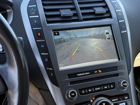 Used 2017 Lincoln MKZ Select w/ Climate Package image 23