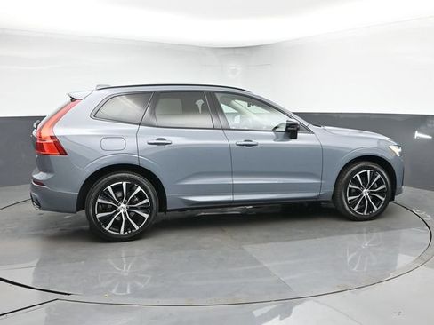 Used 2023 Volvo XC60 B5 Plus AWD/4WD image 9
