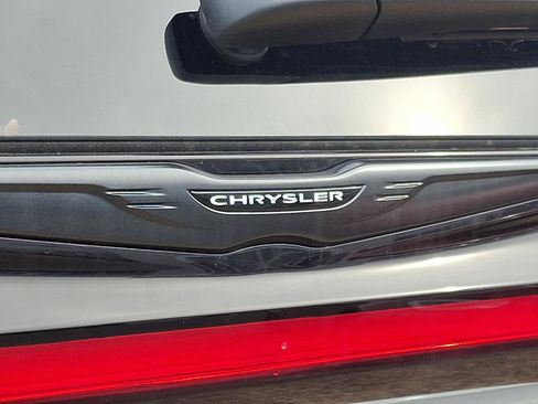 New 2026 Chrysler Pacifica Limited w/ S Appearance Package image 19
