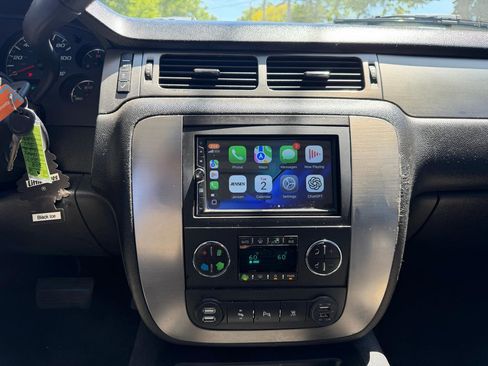 Used 2007 Chevrolet Suburban LT w/ LT Preferred Equipment Group AWD/4WD image 14