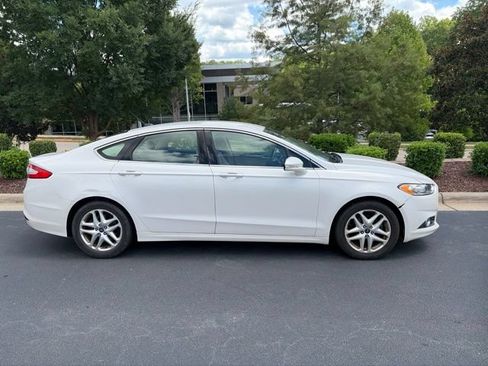 Used 2013 Ford Fusion SE FWD image 8