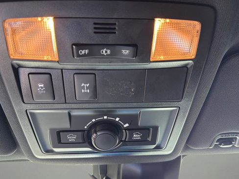 Used 2019 Toyota Tacoma TRD Off-Road w/ Technology Package image 26