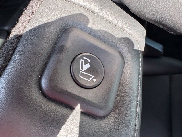 Used 2025 Kia Telluride S FWD image 31