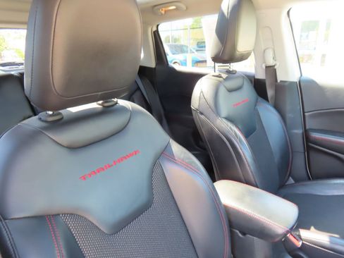 Used 2017 Jeep Compass Trailhawk w/ Navigation Group image 31