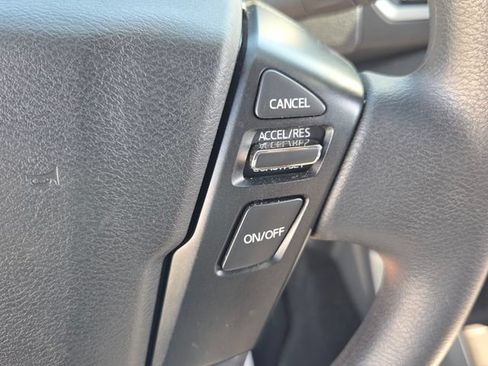 Used 2024 Nissan Frontier SV AWD/4WD image 23