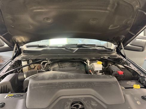 Used 2025 RAM 2500 Big Horn AWD/4WD image 32