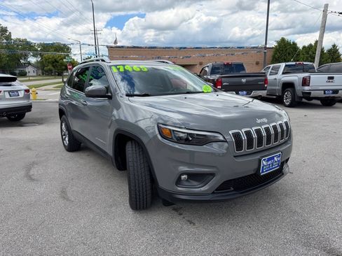 Used 2020 Jeep Cherokee Latitude Plus w/ Cold Weather Group AWD/4WD image 3