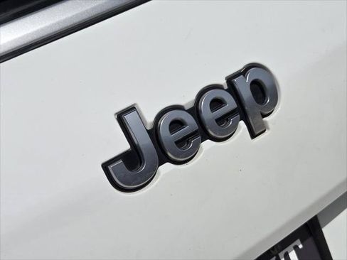 Certified 2023 Jeep Grand Cherokee L Summit w/ Advanced Protech Group IV AWD/4WD image 13