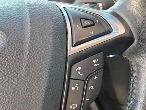 Used 2017 Ford Edge Titanium w/ Technology Package FWD image 14