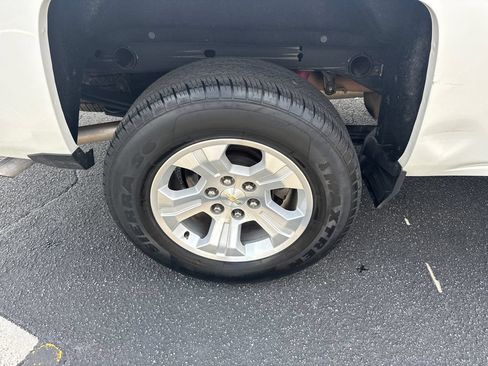 Used 2018 Chevrolet Silverado 1500 LT w/ All Star Edition AWD/4WD image 18