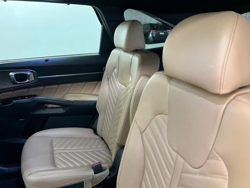 Used 2024 Kia Sorento SX Prestige w/ Olive Brown Leather Package image 21